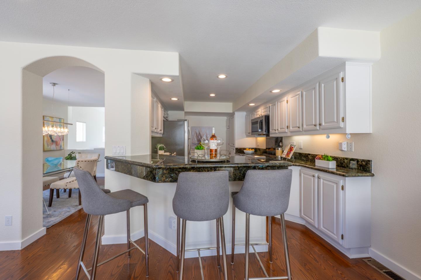 Detail Gallery Image 16 of 30 For 23 Erin Ln, Half Moon Bay,  CA 94019 - 3 Beds | 3 Baths
