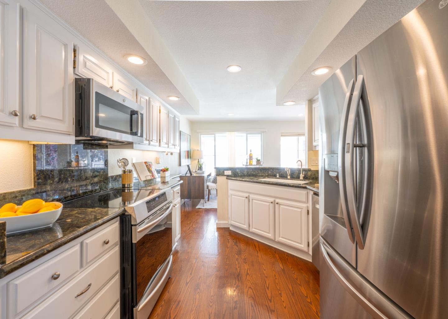 Detail Gallery Image 19 of 30 For 23 Erin Ln, Half Moon Bay,  CA 94019 - 3 Beds | 3 Baths