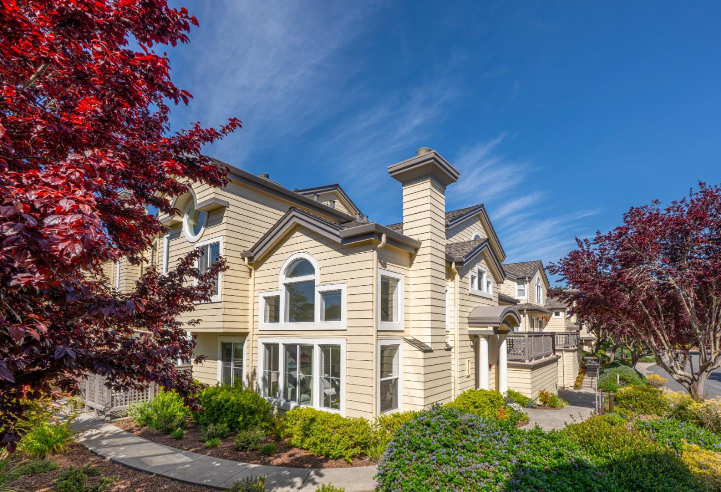 Detail Gallery Image 2 of 30 For 23 Erin Ln, Half Moon Bay,  CA 94019 - 3 Beds | 3 Baths