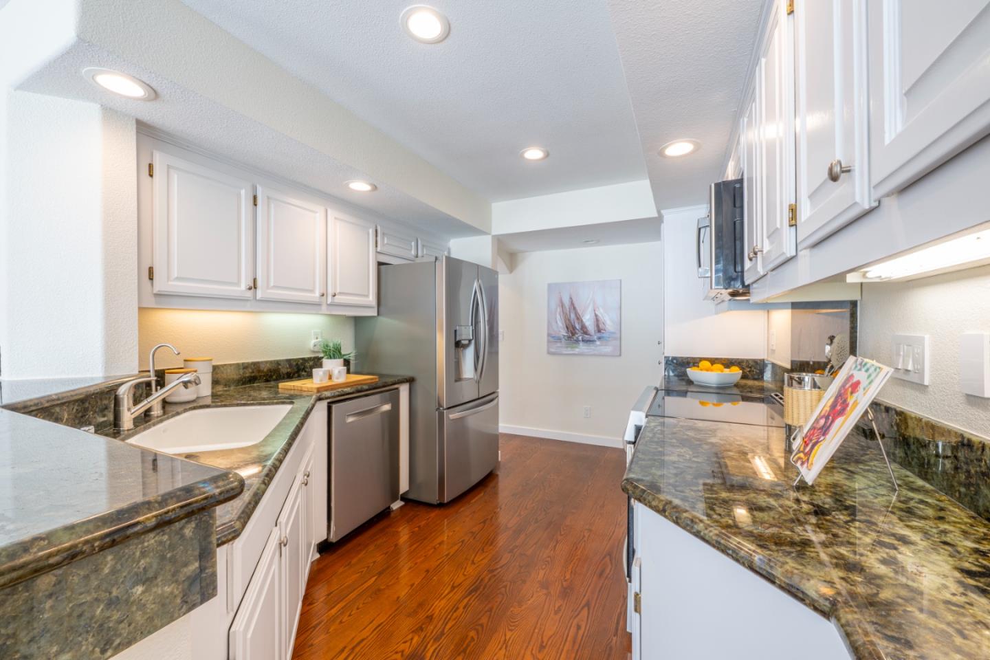 Detail Gallery Image 20 of 30 For 23 Erin Ln, Half Moon Bay,  CA 94019 - 3 Beds | 3 Baths