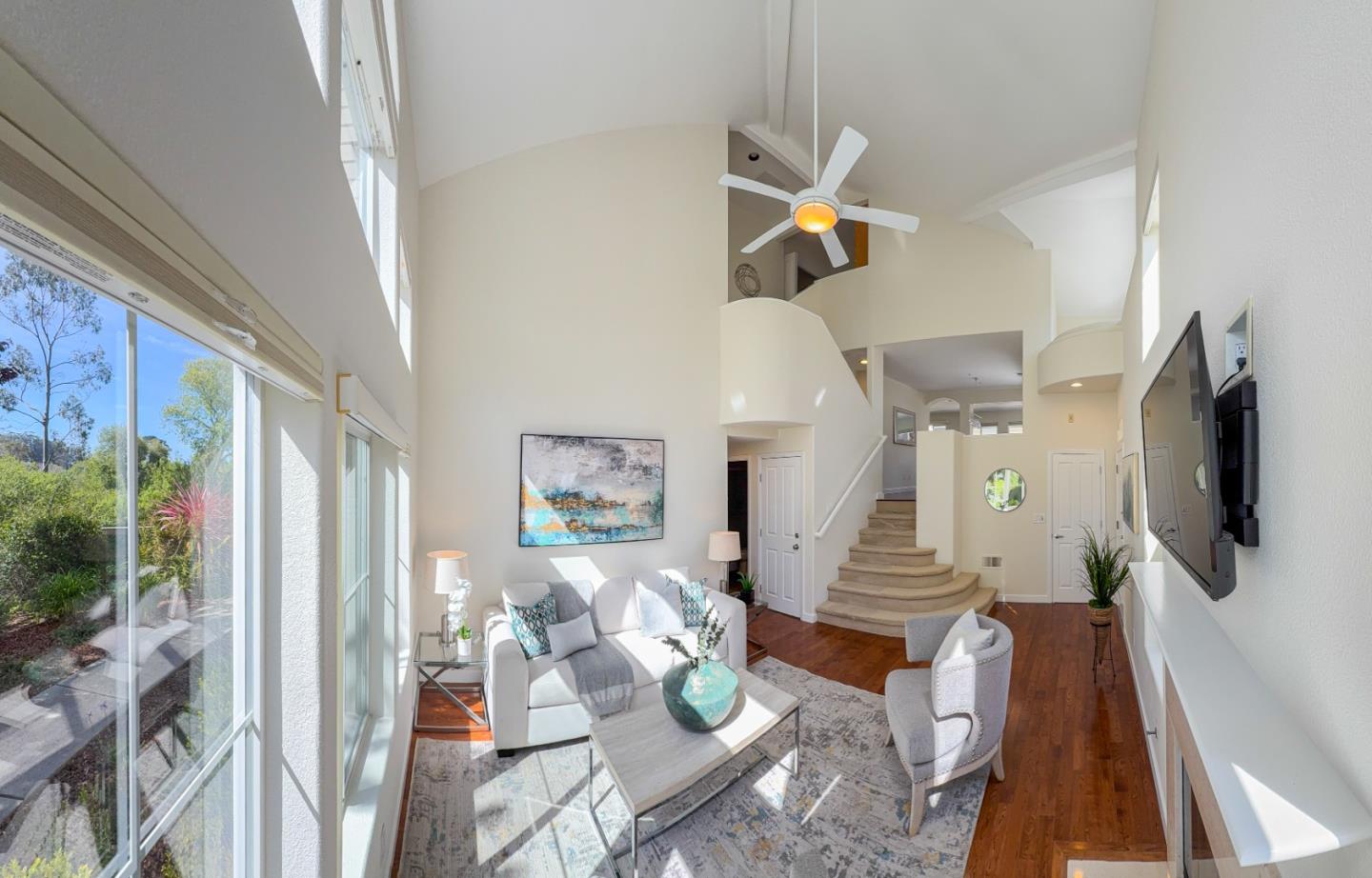 Detail Gallery Image 8 of 30 For 23 Erin Ln, Half Moon Bay,  CA 94019 - 3 Beds | 3 Baths