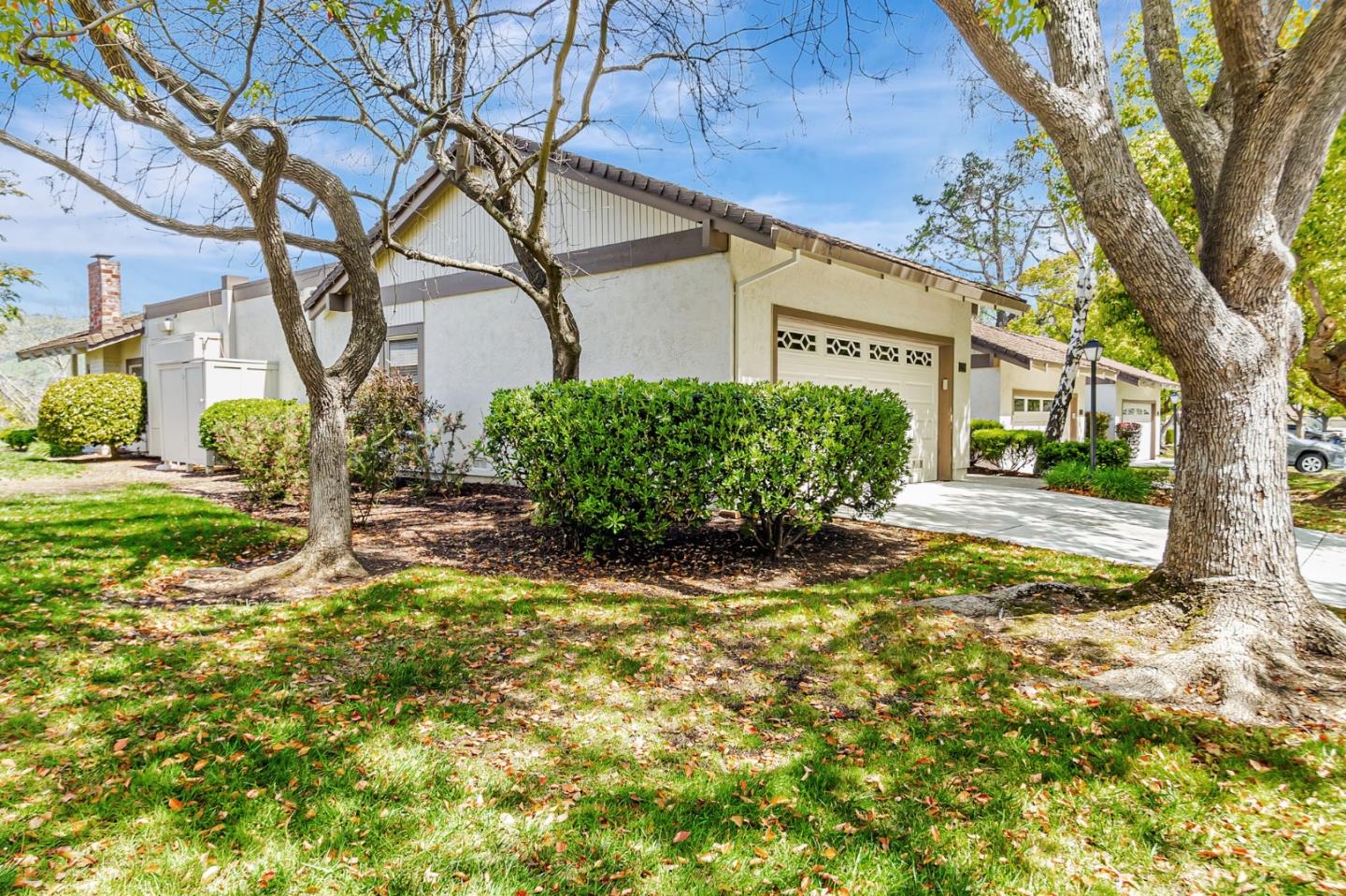 Detail Gallery Image 2 of 38 For 6265 Blauer Ln, San Jose,  CA 95135 - 2 Beds | 2 Baths