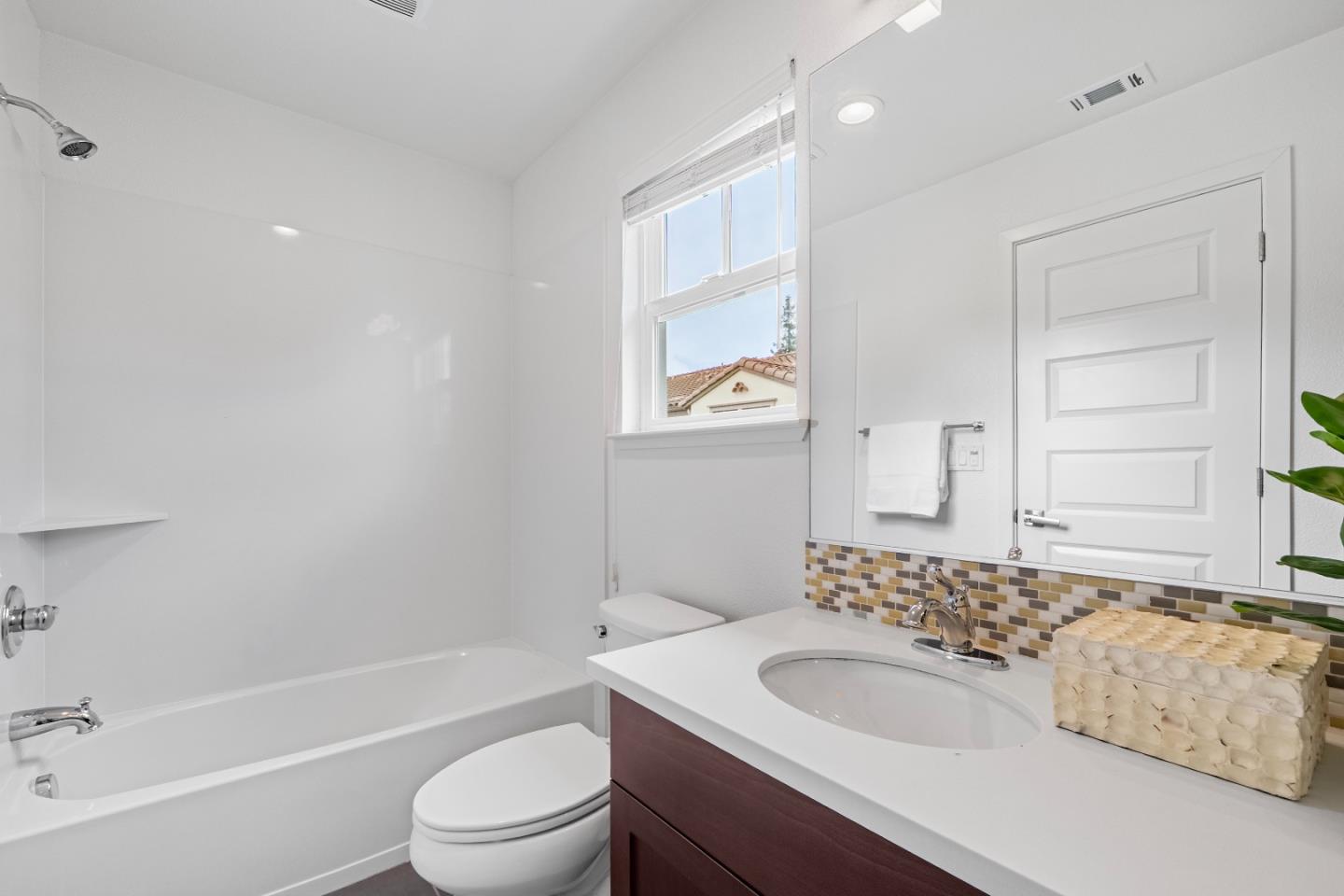 Detail Gallery Image 30 of 50 For 109 Avellino Way, Mountain View,  CA 94043 - 4 Beds | 3/1 Baths