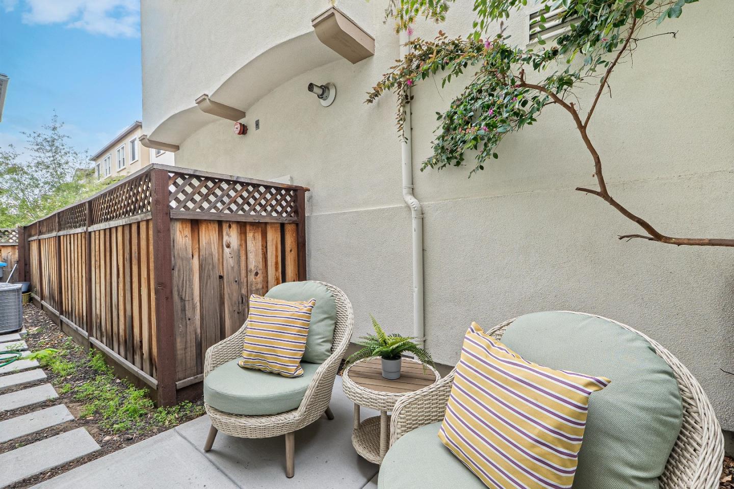 Detail Gallery Image 35 of 50 For 109 Avellino Way, Mountain View,  CA 94043 - 4 Beds | 3/1 Baths