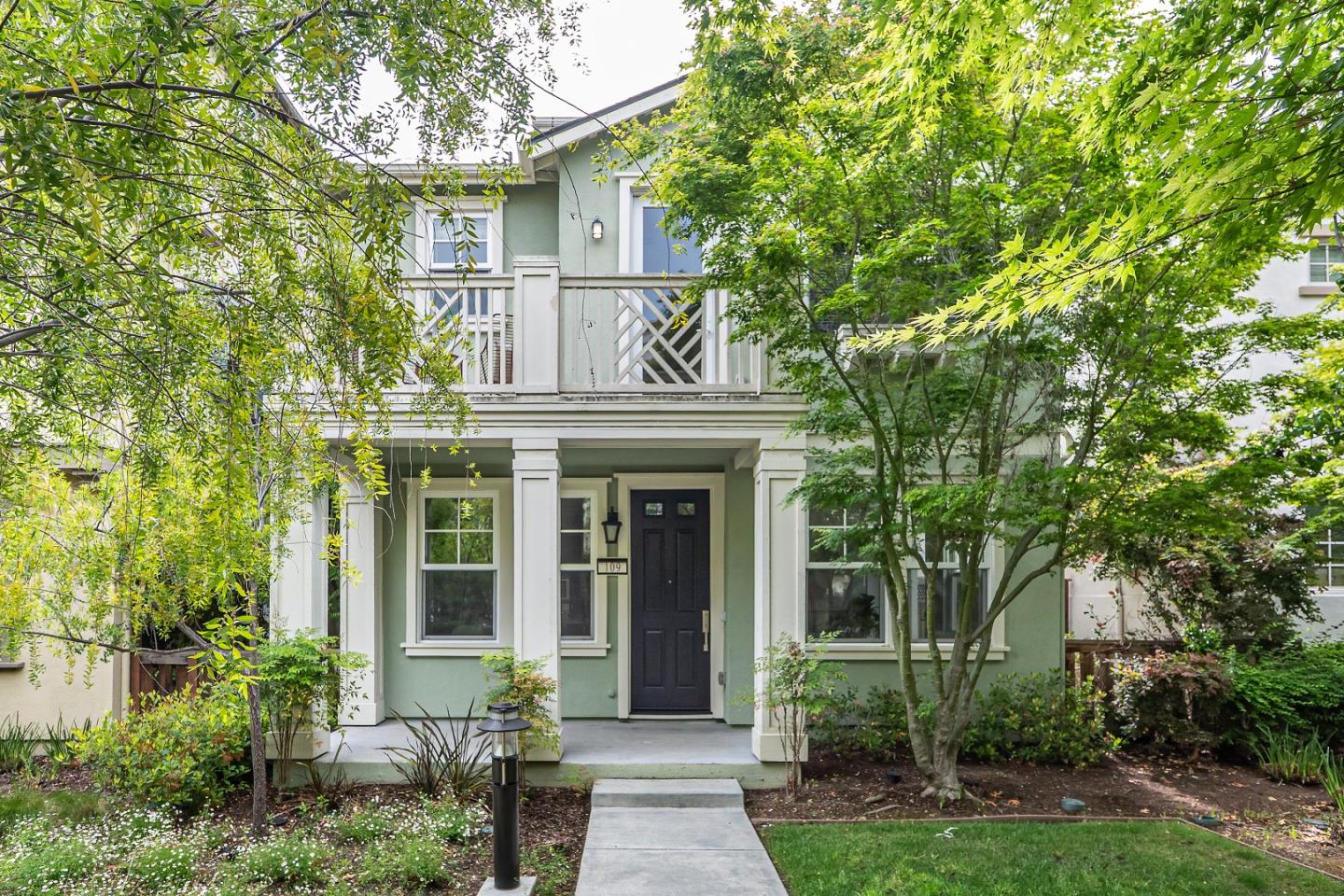 Detail Gallery Image 37 of 50 For 109 Avellino Way, Mountain View,  CA 94043 - 4 Beds | 3/1 Baths