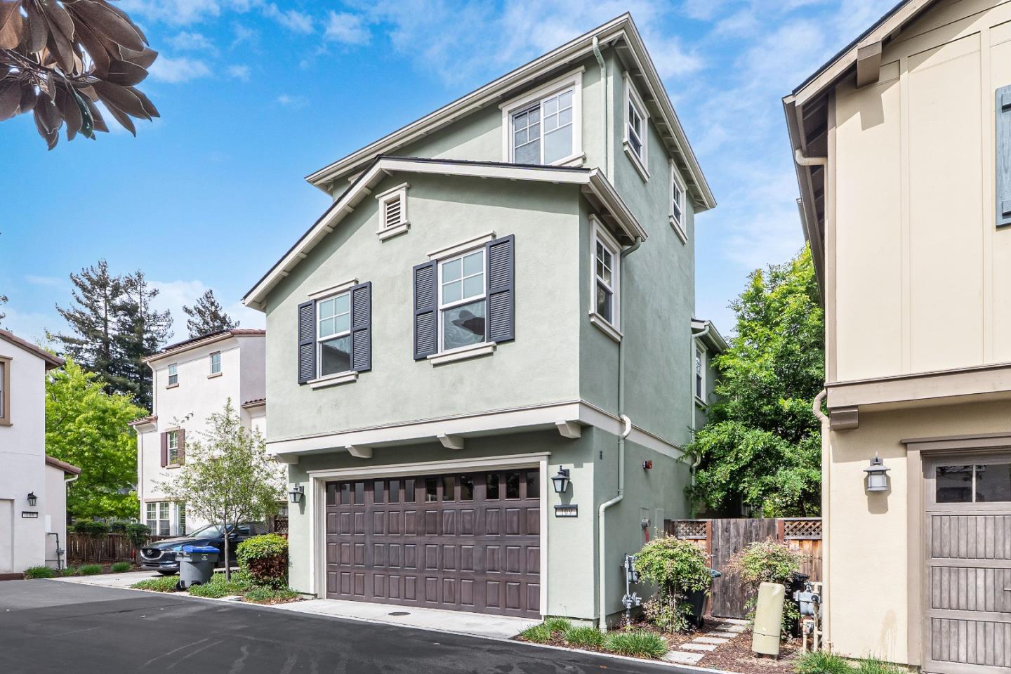 Detail Gallery Image 40 of 50 For 109 Avellino Way, Mountain View,  CA 94043 - 4 Beds | 3/1 Baths