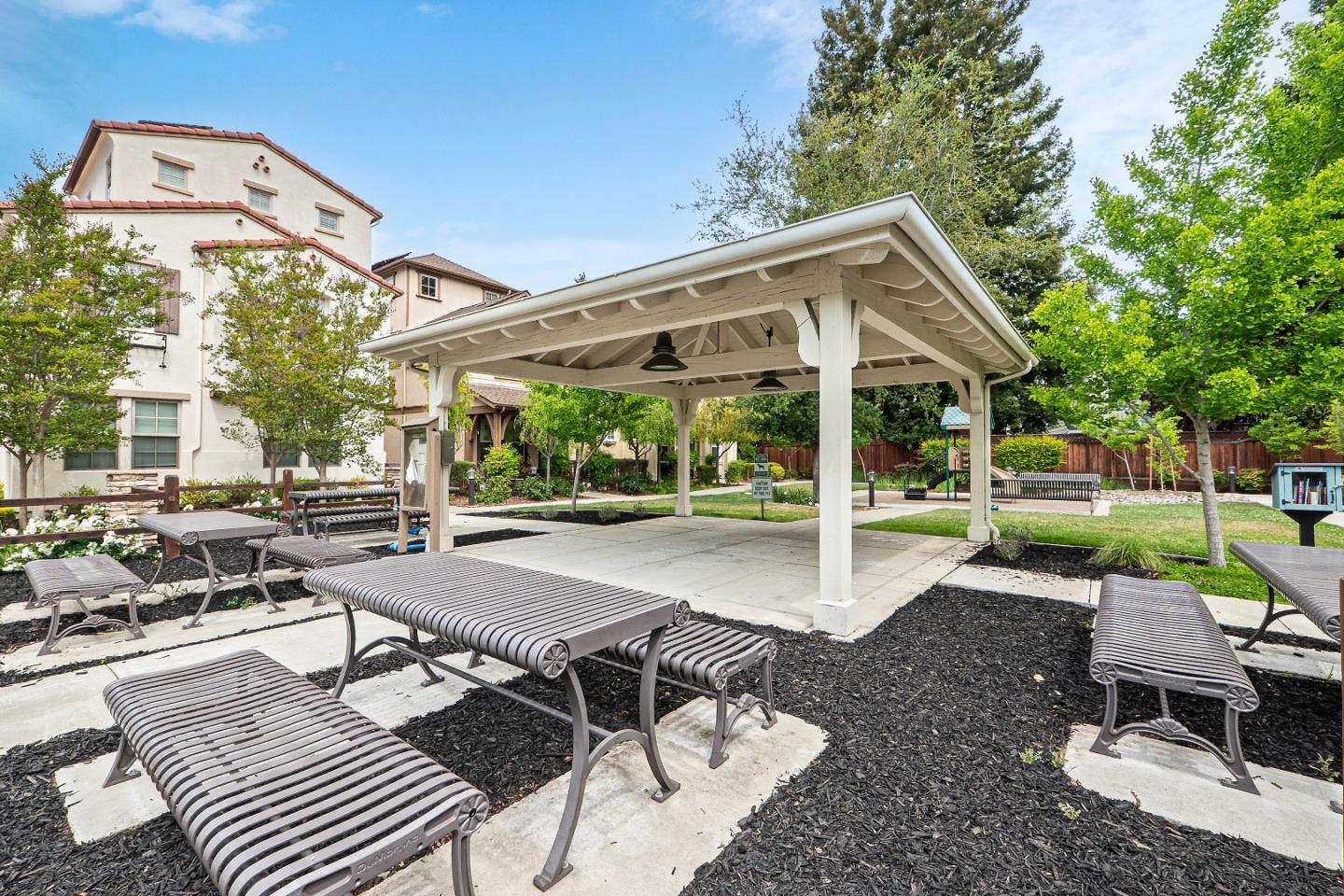 Detail Gallery Image 42 of 50 For 109 Avellino Way, Mountain View,  CA 94043 - 4 Beds | 3/1 Baths