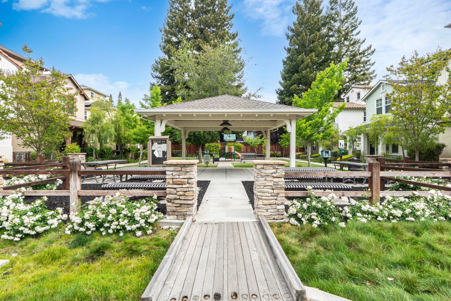 Detail Gallery Image 43 of 50 For 109 Avellino Way, Mountain View,  CA 94043 - 4 Beds | 3/1 Baths