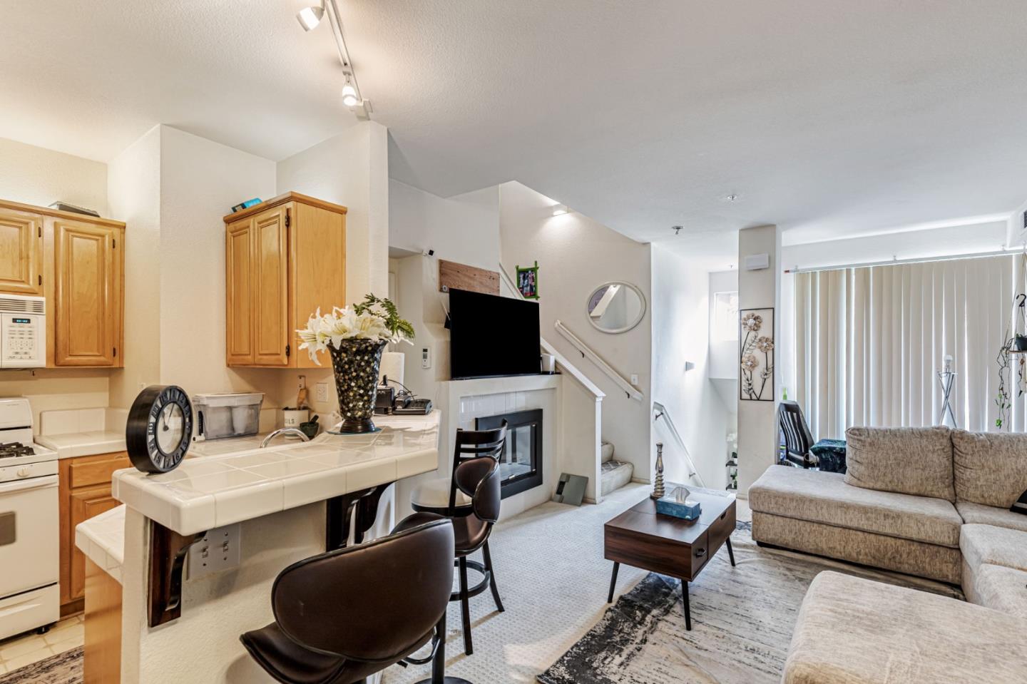 Detail Gallery Image 5 of 24 For 1018 Niguel Ln, San Jose,  CA 95138 - 1 Beds | 1/1 Baths