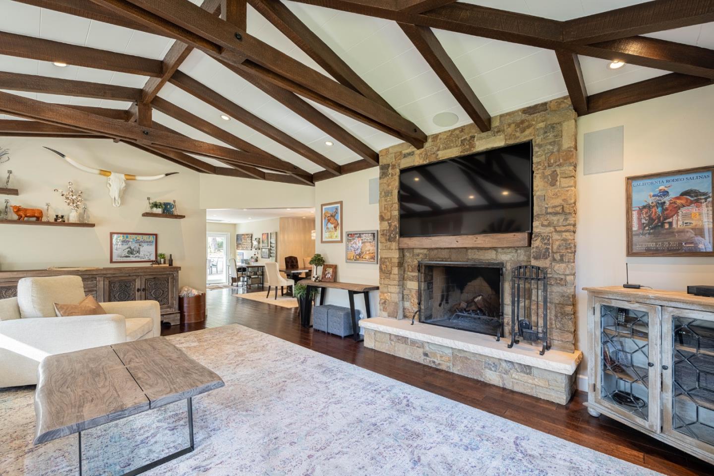 Detail Gallery Image 12 of 50 For 204 San Benancio Rd, Salinas,  CA 93908 - 4 Beds | 4 Baths