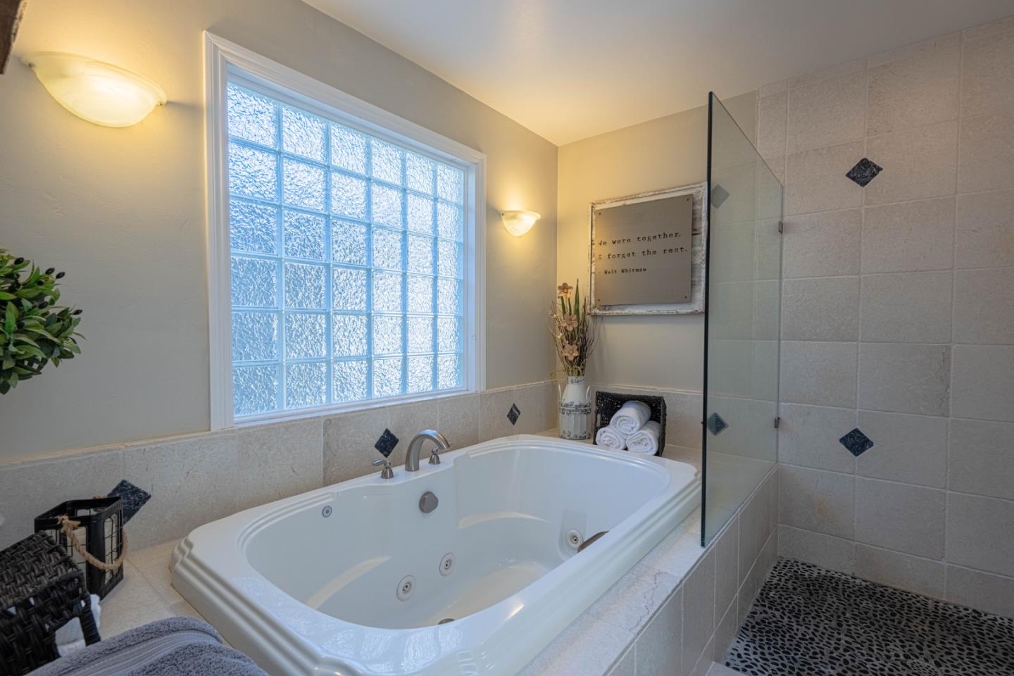 Detail Gallery Image 25 of 50 For 204 San Benancio Rd, Salinas,  CA 93908 - 4 Beds | 4 Baths