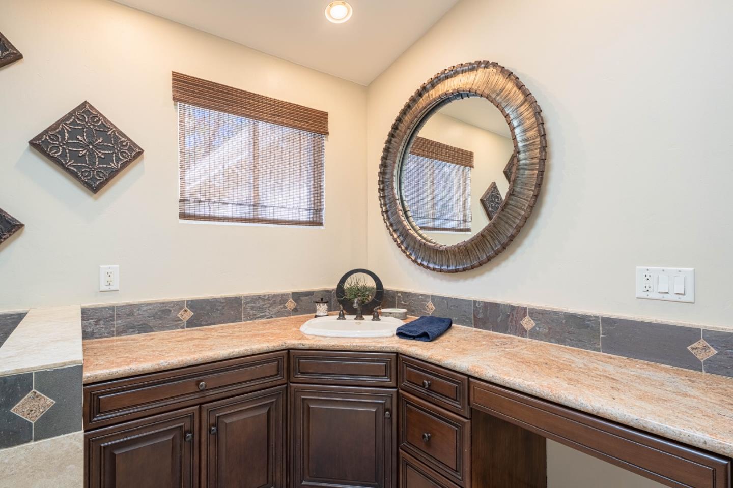 Detail Gallery Image 35 of 50 For 204 San Benancio Rd, Salinas,  CA 93908 - 4 Beds | 4 Baths