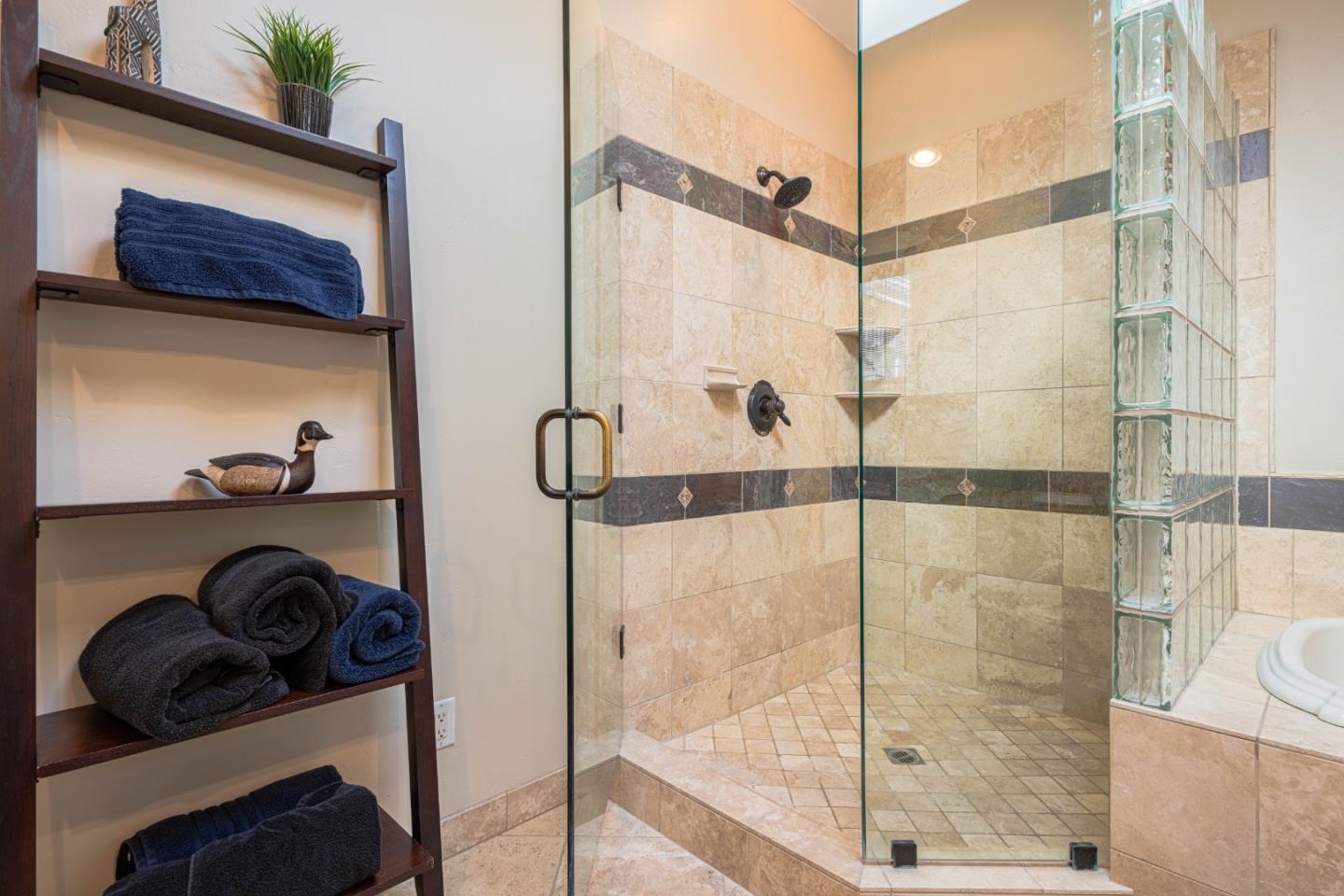 Detail Gallery Image 36 of 50 For 204 San Benancio Rd, Salinas,  CA 93908 - 4 Beds | 4 Baths