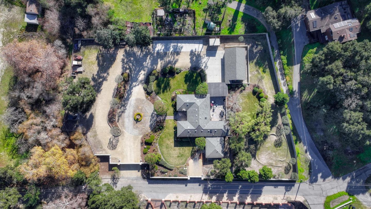 Detail Gallery Image 4 of 50 For 204 San Benancio Rd, Salinas,  CA 93908 - 4 Beds | 4 Baths