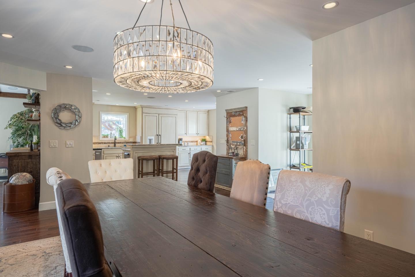 Detail Gallery Image 9 of 50 For 204 San Benancio Rd, Salinas,  CA 93908 - 4 Beds | 4 Baths
