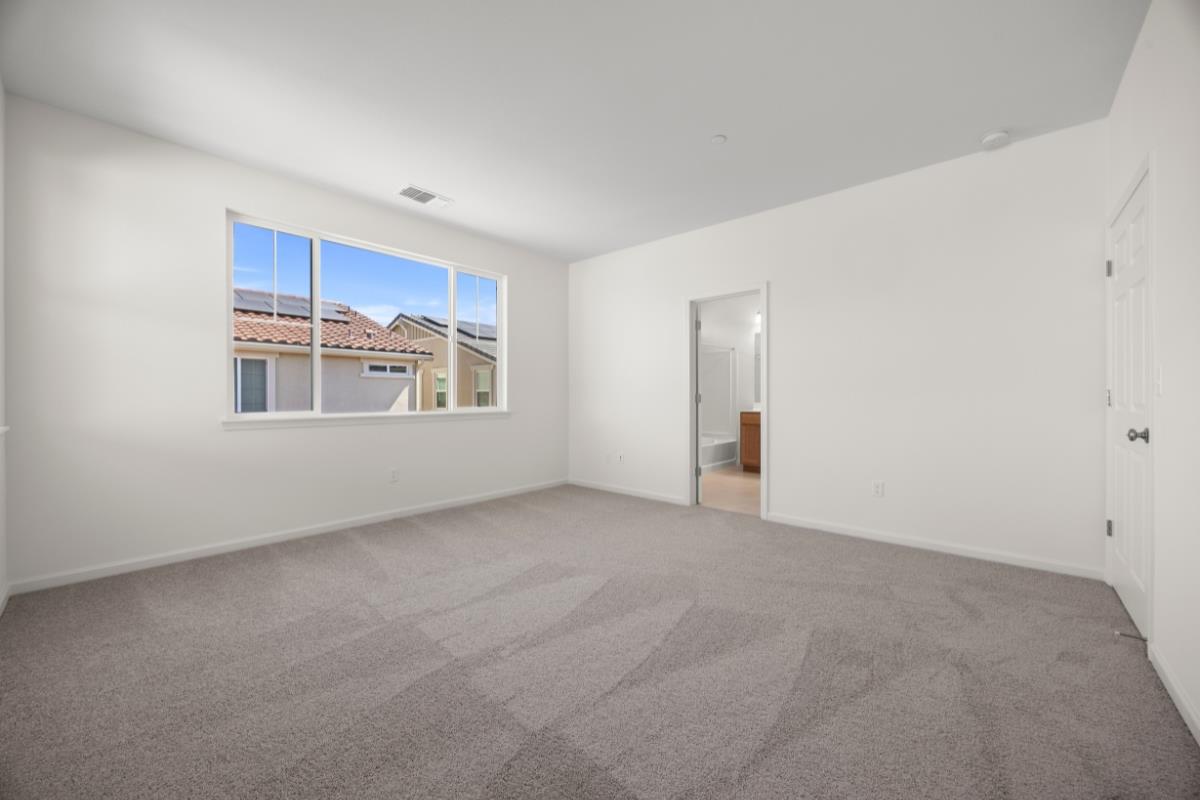 Detail Gallery Image 17 of 33 For 2110 Gladiola Dr, Hollister,  CA 95023 - 3 Beds | 2/1 Baths