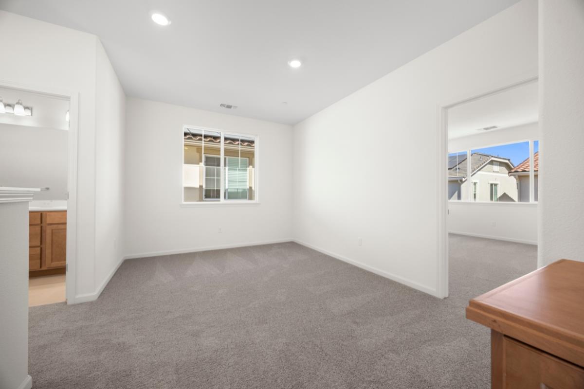 Detail Gallery Image 20 of 33 For 2110 Gladiola Dr, Hollister,  CA 95023 - 3 Beds | 2/1 Baths