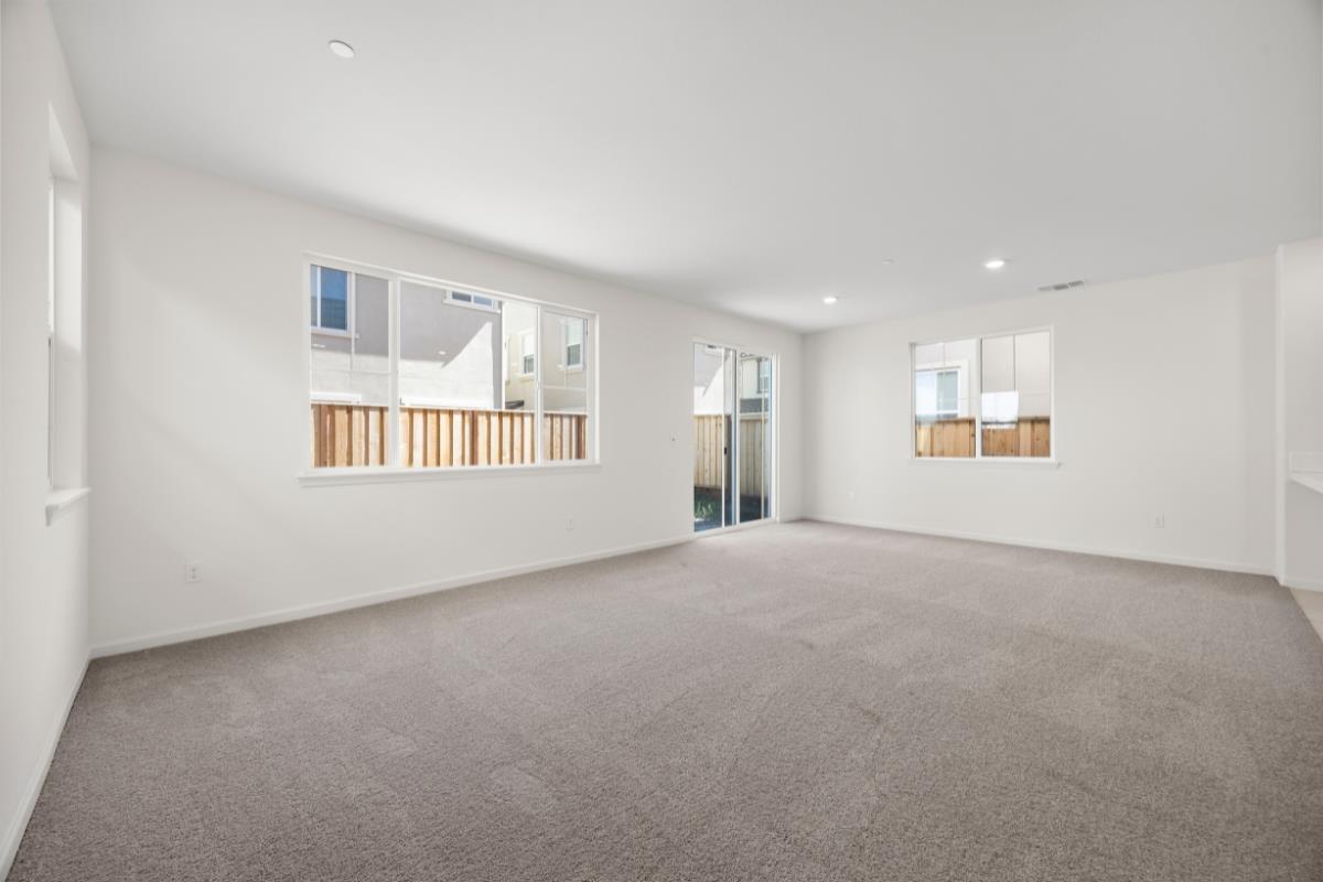 Detail Gallery Image 28 of 33 For 2110 Gladiola Dr, Hollister,  CA 95023 - 3 Beds | 2/1 Baths