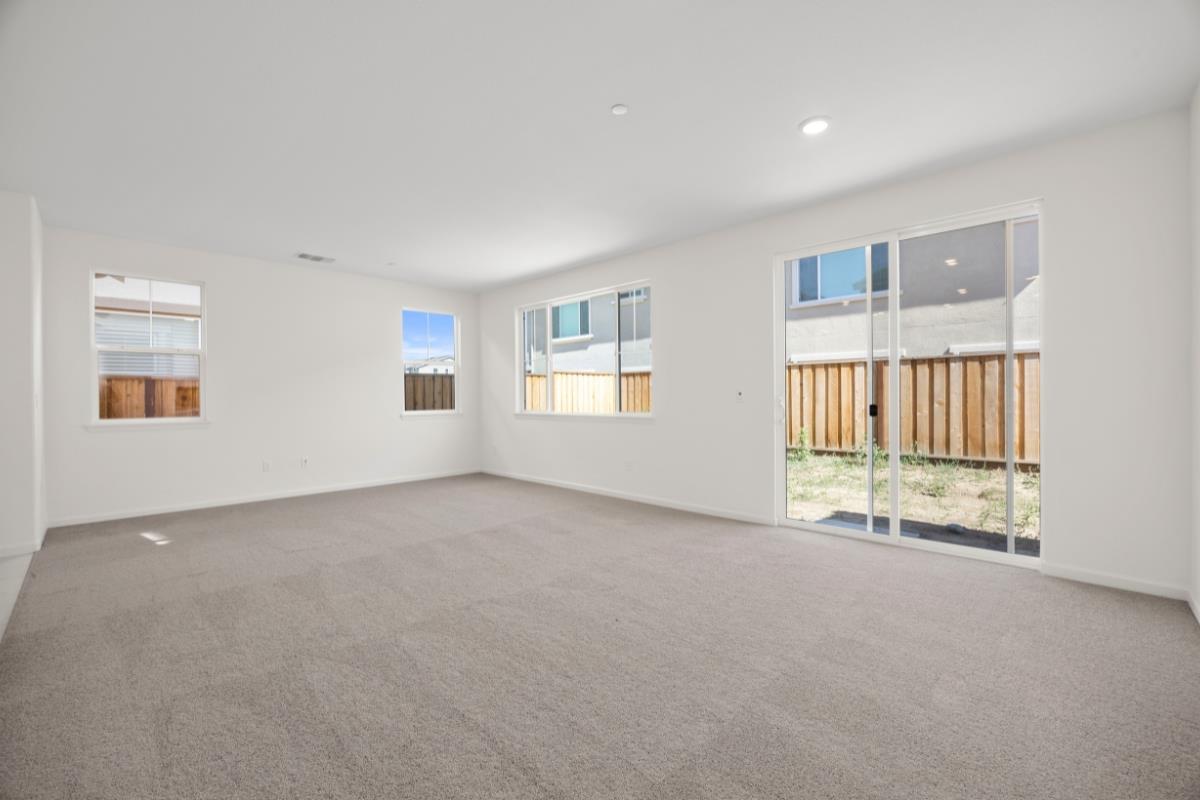 Detail Gallery Image 30 of 33 For 2110 Gladiola Dr, Hollister,  CA 95023 - 3 Beds | 2/1 Baths