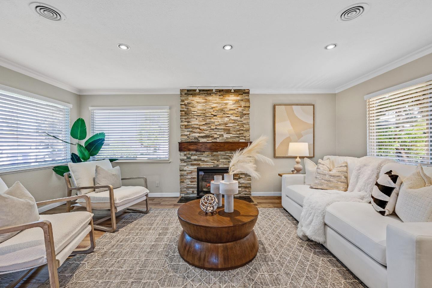 Detail Gallery Image 11 of 39 For 740 Santa Christina Ct, Sunnyvale,  CA 94085 - 4 Beds | 2 Baths