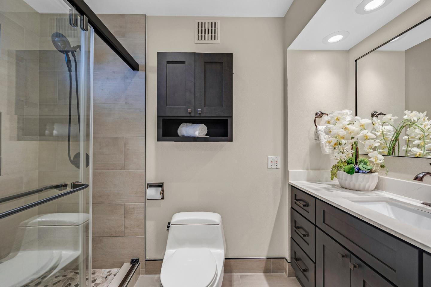 Detail Gallery Image 22 of 39 For 740 Santa Christina Ct, Sunnyvale,  CA 94085 - 4 Beds | 2 Baths