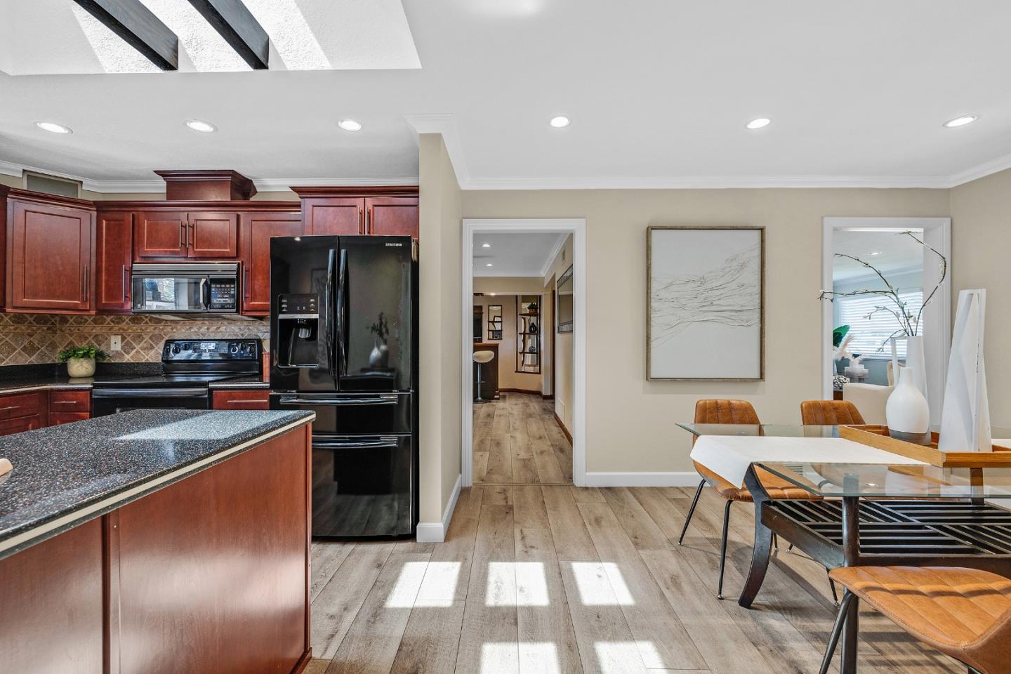 Detail Gallery Image 6 of 39 For 740 Santa Christina Ct, Sunnyvale,  CA 94085 - 4 Beds | 2 Baths
