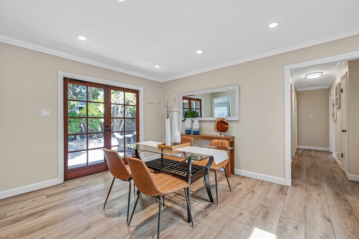 Detail Gallery Image 8 of 39 For 740 Santa Christina Ct, Sunnyvale,  CA 94085 - 4 Beds | 2 Baths