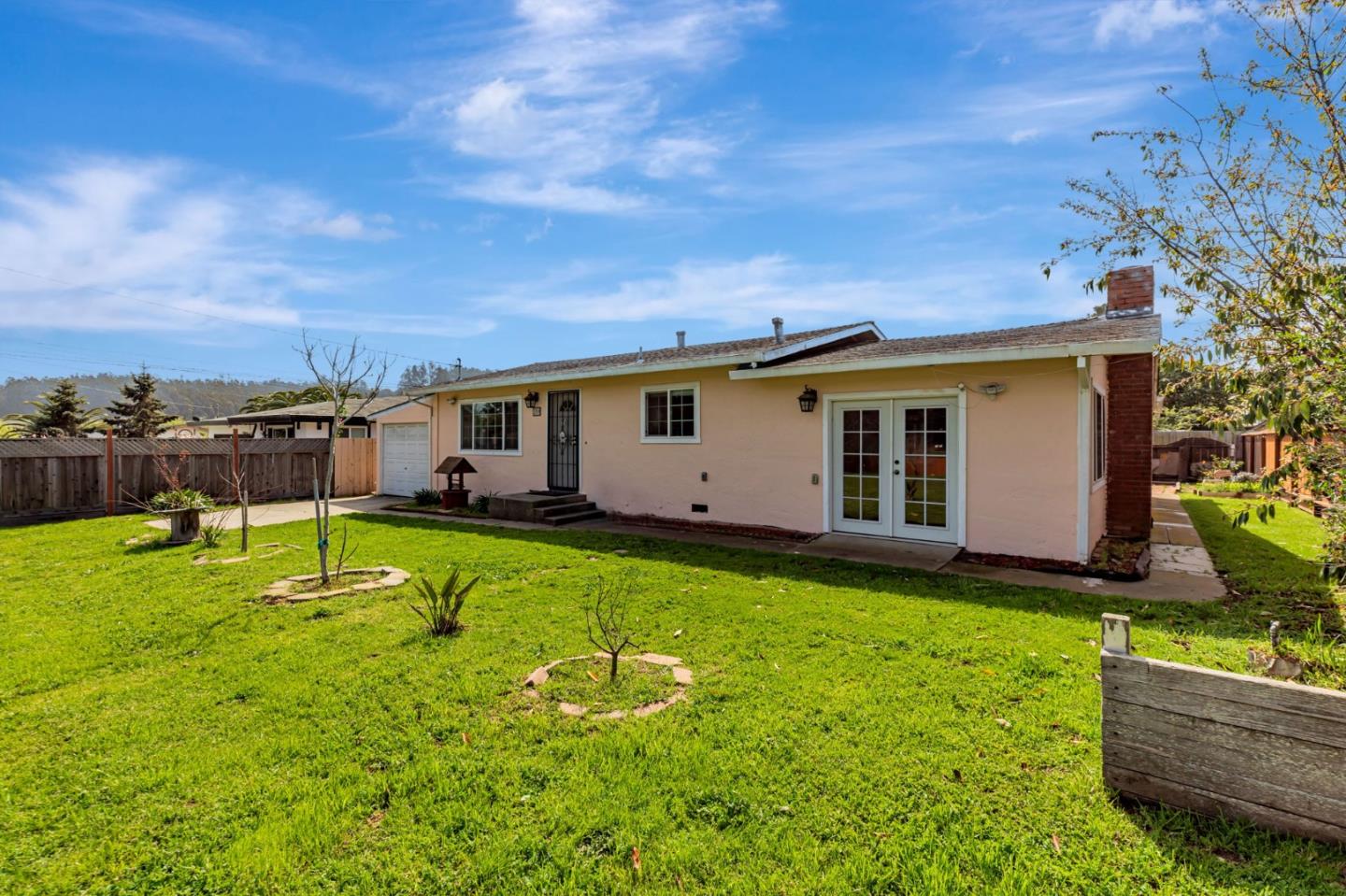 Detail Gallery Image 2 of 28 For 399 Berry Rd, Royal Oaks,  CA 95076 - 3 Beds | 2 Baths