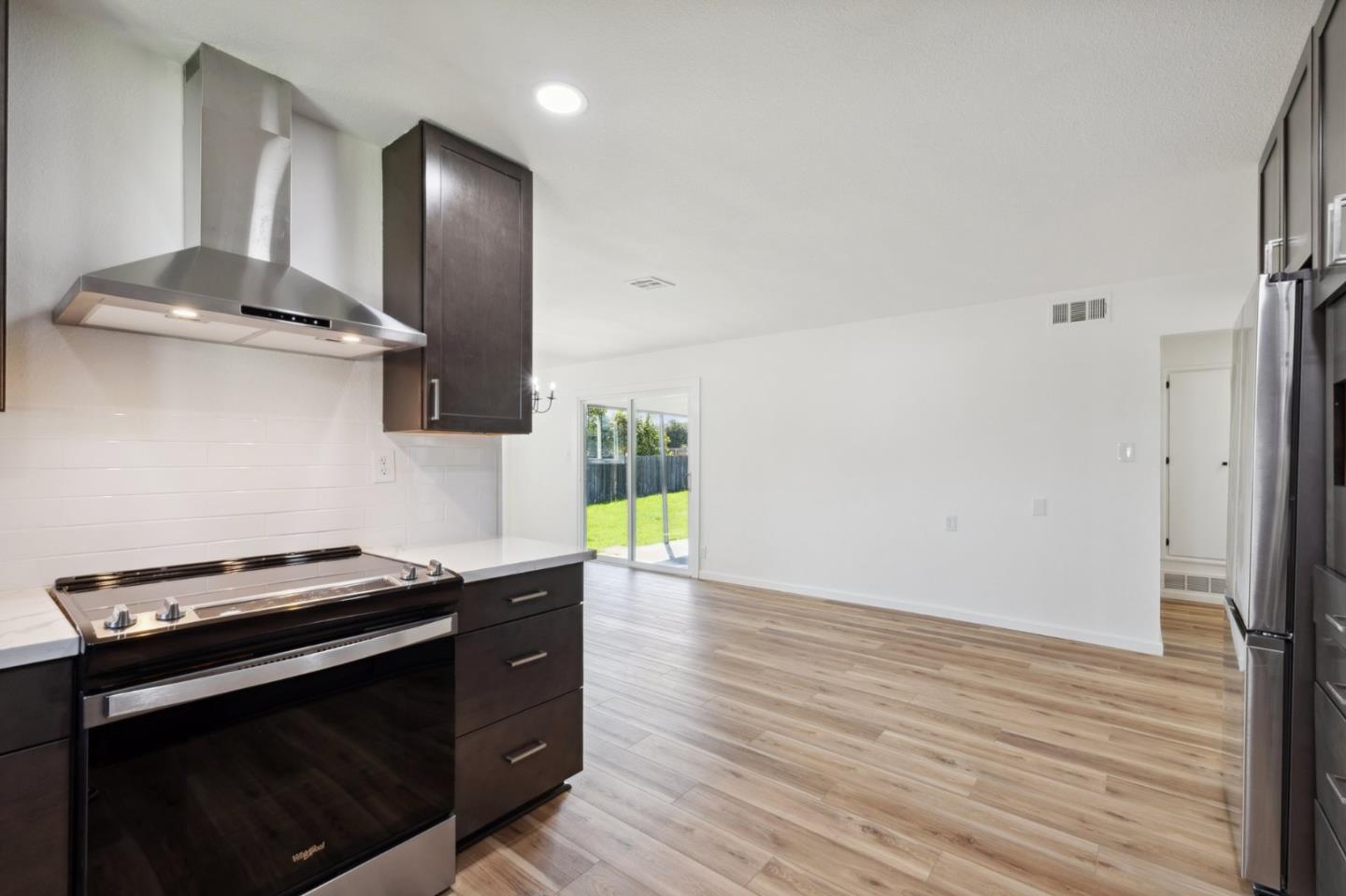 Detail Gallery Image 7 of 19 For 1826 Gulfstream Dr, Modesto,  CA 95350 - 3 Beds | 2 Baths