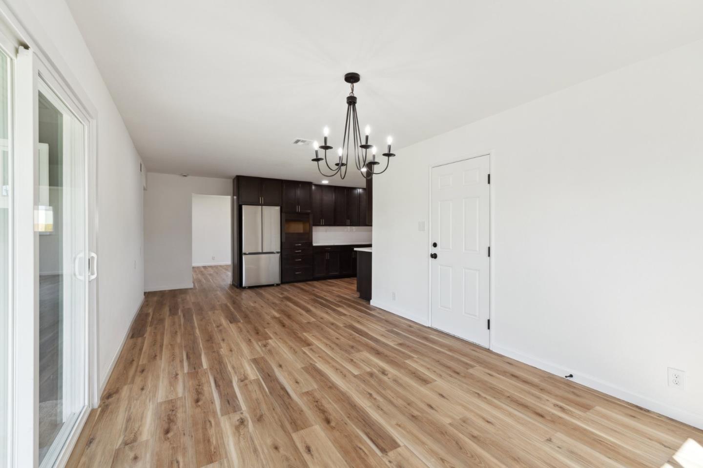 Detail Gallery Image 9 of 19 For 1826 Gulfstream Dr, Modesto,  CA 95350 - 3 Beds | 2 Baths