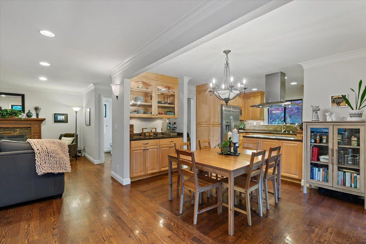 Detail Gallery Image 10 of 38 For 26145 Pierce Rd, Los Gatos,  CA 95033 - 3 Beds | 2/1 Baths