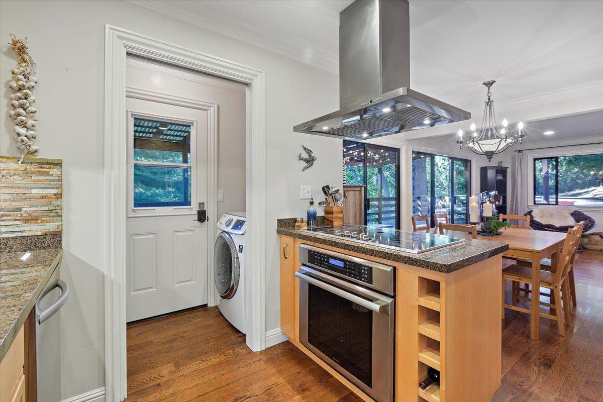Detail Gallery Image 9 of 38 For 26145 Pierce Rd, Los Gatos,  CA 95033 - 3 Beds | 2/1 Baths