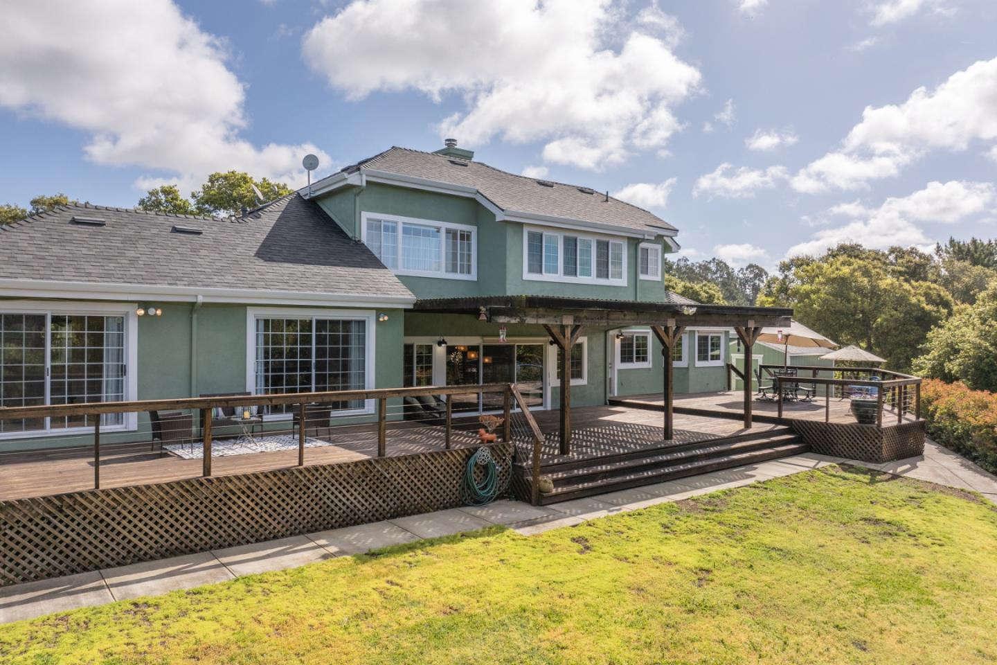 Detail Gallery Image 11 of 52 For 378 Crazy Horse Canyon Road, Salinas,  CA 93907 - 4 Beds | 3/1 Baths