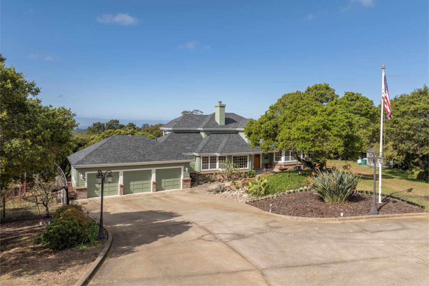 Detail Gallery Image 12 of 52 For 378 Crazy Horse Canyon Road, Salinas,  CA 93907 - 4 Beds | 3/1 Baths