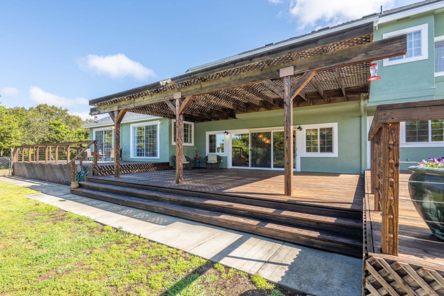 Detail Gallery Image 15 of 52 For 378 Crazy Horse Canyon Road, Salinas,  CA 93907 - 4 Beds | 3/1 Baths
