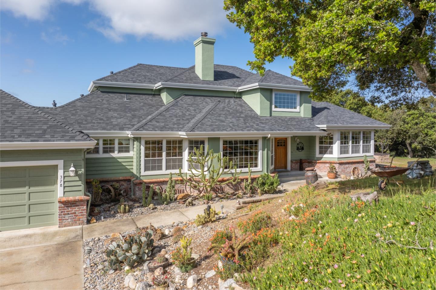 Detail Gallery Image 2 of 52 For 378 Crazy Horse Canyon Road, Salinas,  CA 93907 - 4 Beds | 3/1 Baths
