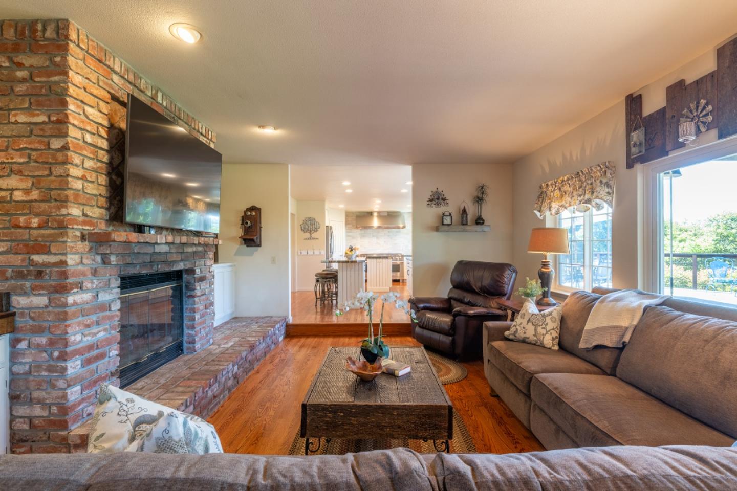 Detail Gallery Image 24 of 52 For 378 Crazy Horse Canyon Road, Salinas,  CA 93907 - 4 Beds | 3/1 Baths