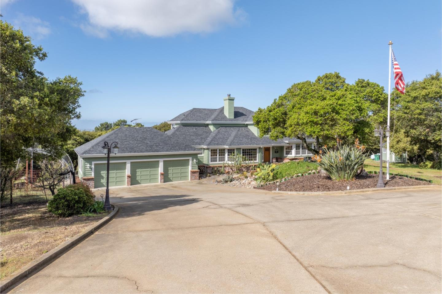 Detail Gallery Image 3 of 52 For 378 Crazy Horse Canyon Road, Salinas,  CA 93907 - 4 Beds | 3/1 Baths