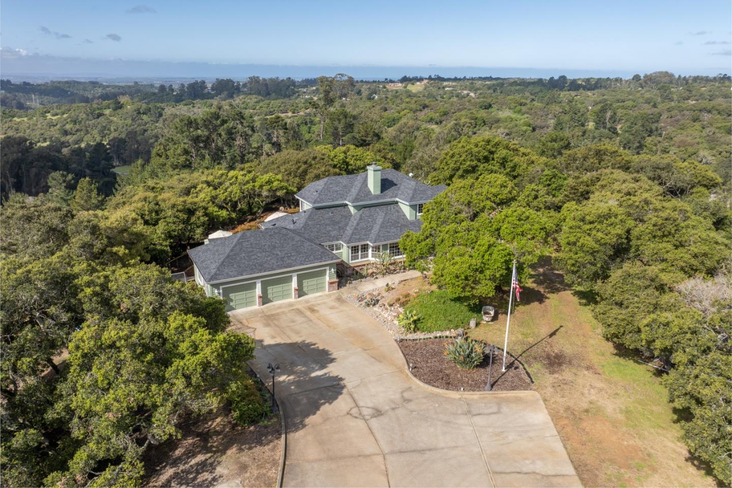 Detail Gallery Image 4 of 52 For 378 Crazy Horse Canyon Road, Salinas,  CA 93907 - 4 Beds | 3/1 Baths