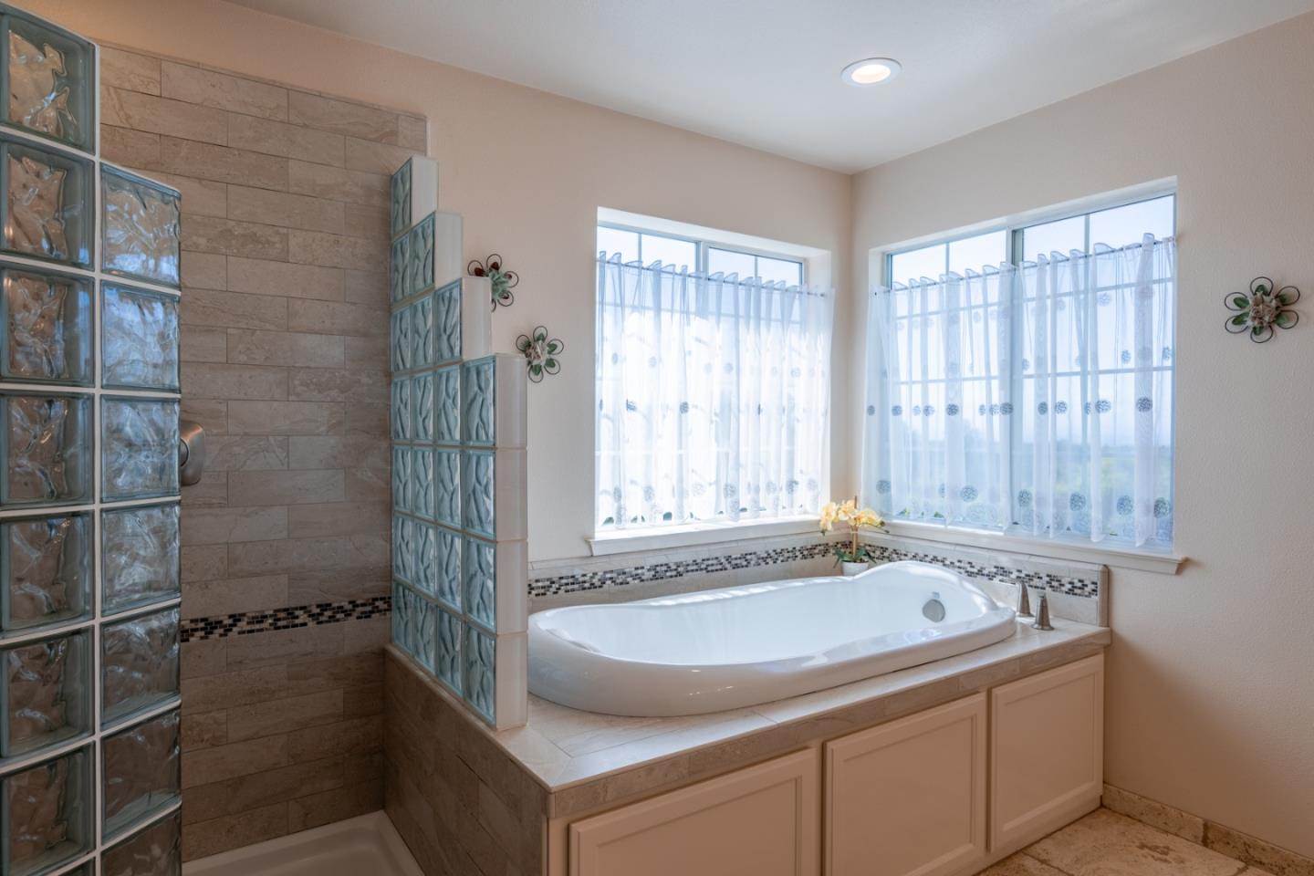Detail Gallery Image 48 of 52 For 378 Crazy Horse Canyon Road, Salinas,  CA 93907 - 4 Beds | 3/1 Baths