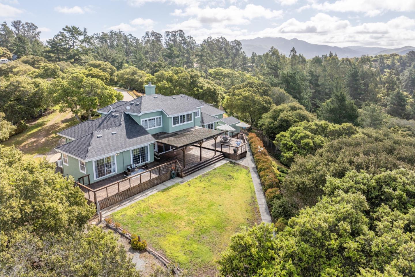 Detail Gallery Image 5 of 52 For 378 Crazy Horse Canyon Road, Salinas,  CA 93907 - 4 Beds | 3/1 Baths