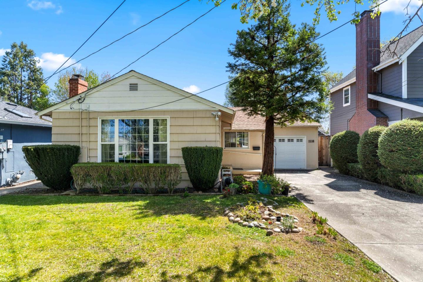 Detail Gallery Image 2 of 44 For 1116 17th Ave, Redwood City,  CA 94063 - 3 Beds | 2 Baths