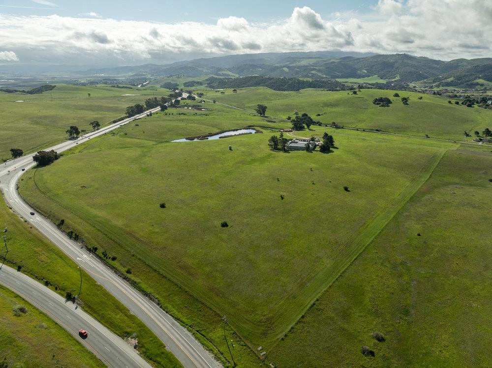 Detail Gallery Image 11 of 30 For 600 Rocks Rd, San Juan Bautista,  CA 95045 - 2 Beds | 2 Baths