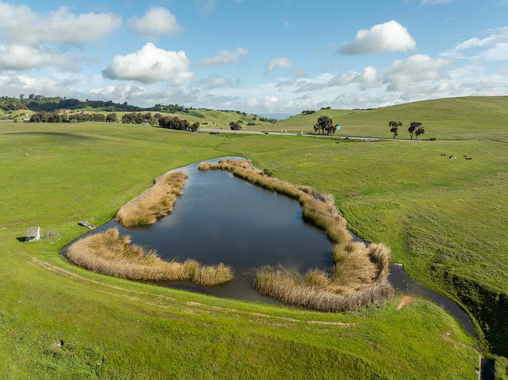 Detail Gallery Image 13 of 30 For 600 Rocks Rd, San Juan Bautista,  CA 95045 - 2 Beds | 2 Baths