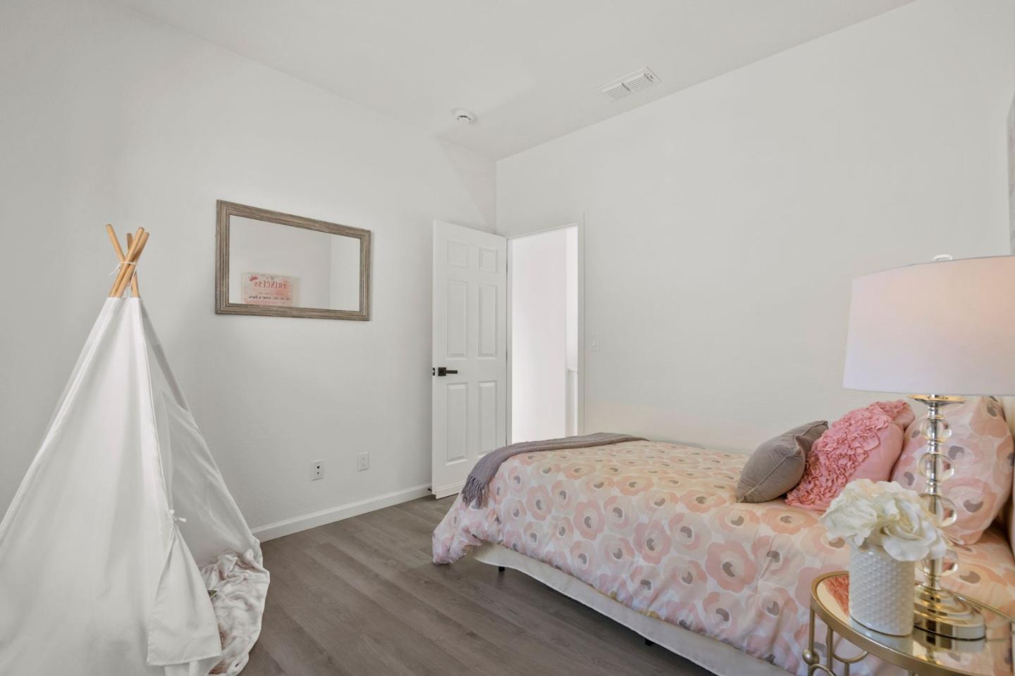 property-img
