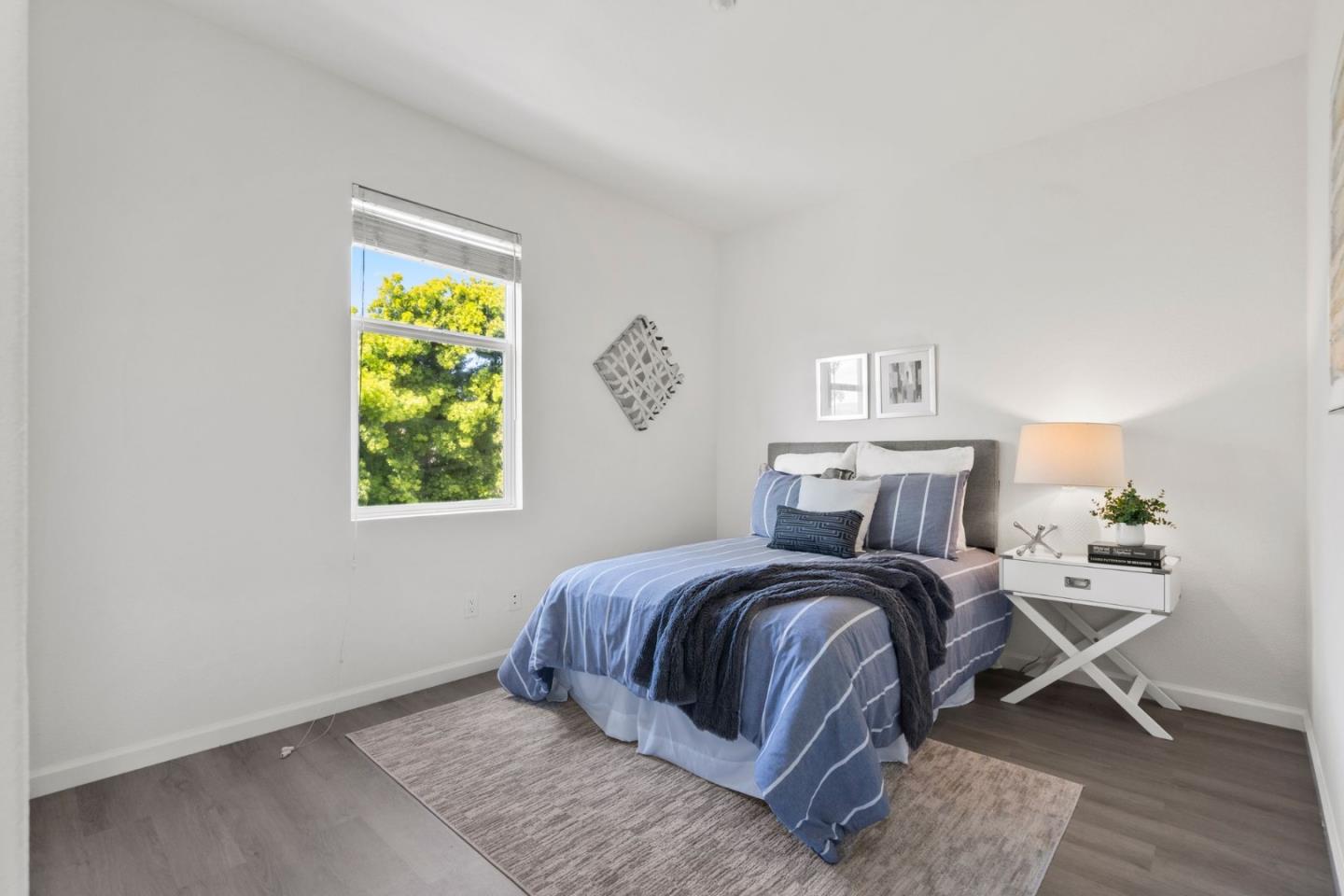 property-img