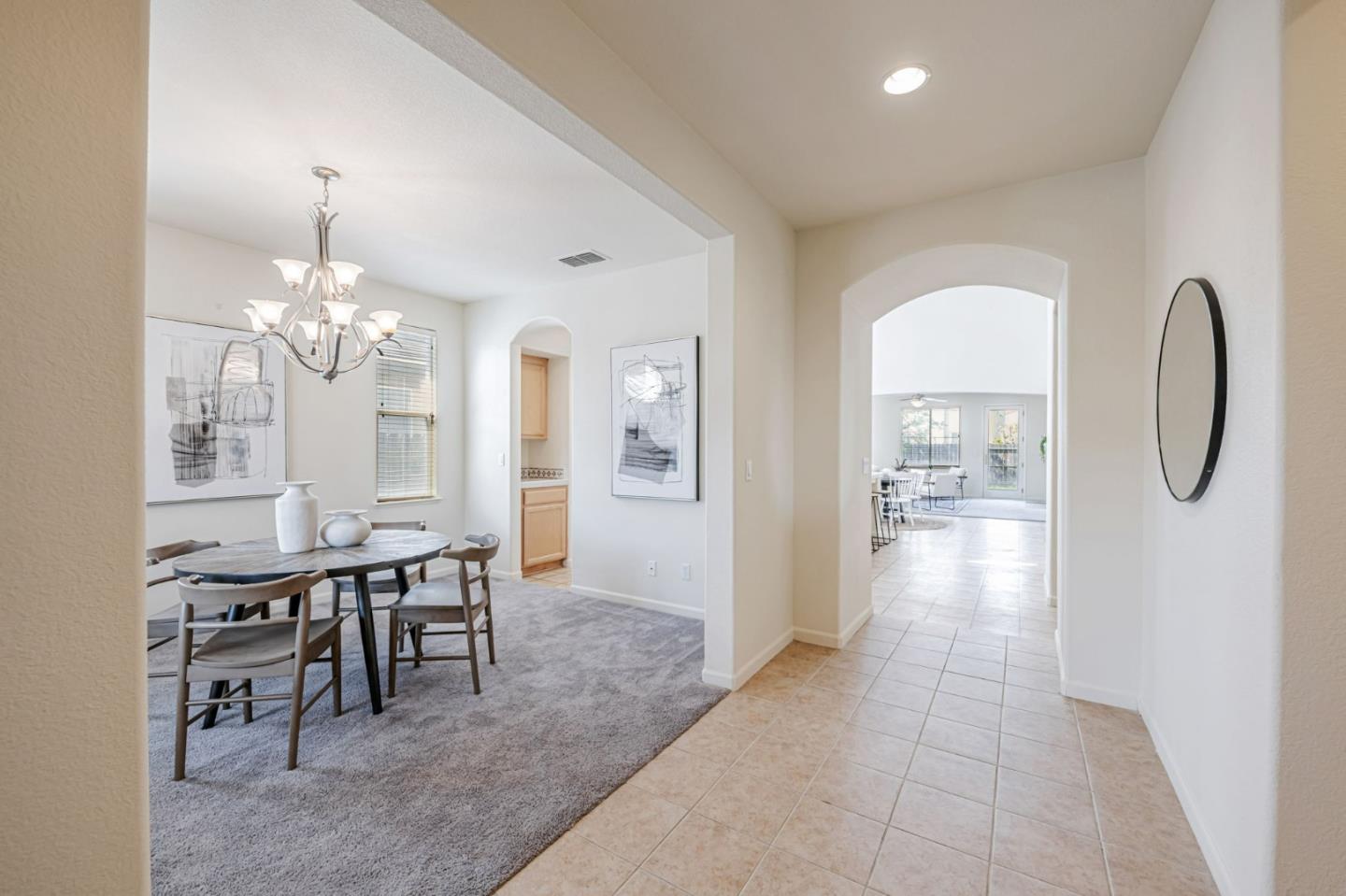 Detail Gallery Image 18 of 53 For 6619 Sao Tiago Way, Elk Grove,  CA 95757 - 5 Beds | 3/1 Baths