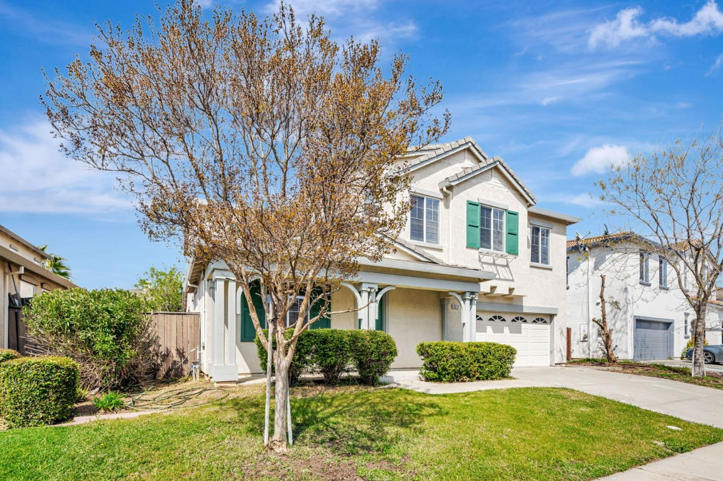 Detail Gallery Image 2 of 53 For 6619 Sao Tiago Way, Elk Grove,  CA 95757 - 5 Beds | 3/1 Baths