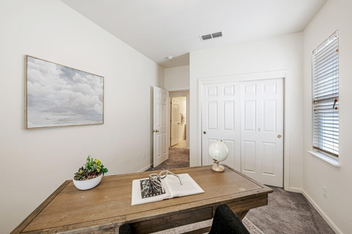 Detail Gallery Image 22 of 53 For 6619 Sao Tiago Way, Elk Grove,  CA 95757 - 5 Beds | 3/1 Baths