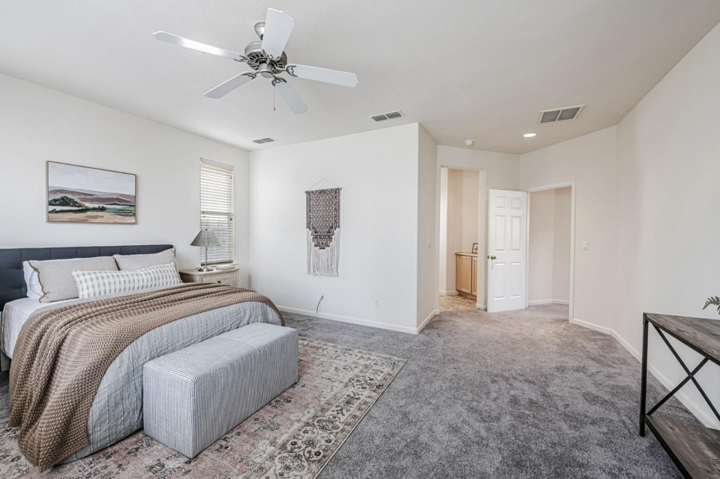 Detail Gallery Image 28 of 53 For 6619 Sao Tiago Way, Elk Grove,  CA 95757 - 5 Beds | 3/1 Baths